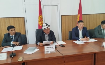 Ысык-Көл райондук мамлекеттик администрациясынын башчысы-аким Жапарбек Ормоновдун жетекчилиги менен Ысык-Көл районундук мамлекеттик администрациясынын кезектеги коллегиялык отуруму болуп өттү.